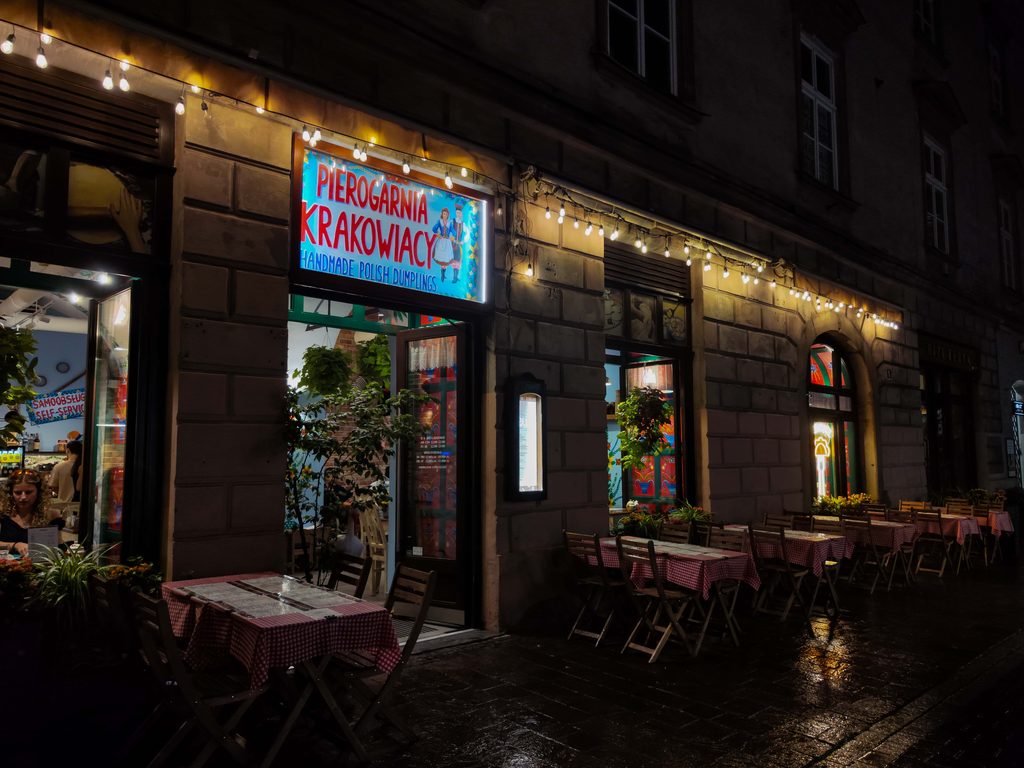 Plato de cocina casera polaca en Kuchnia u Doroty, Cracovia