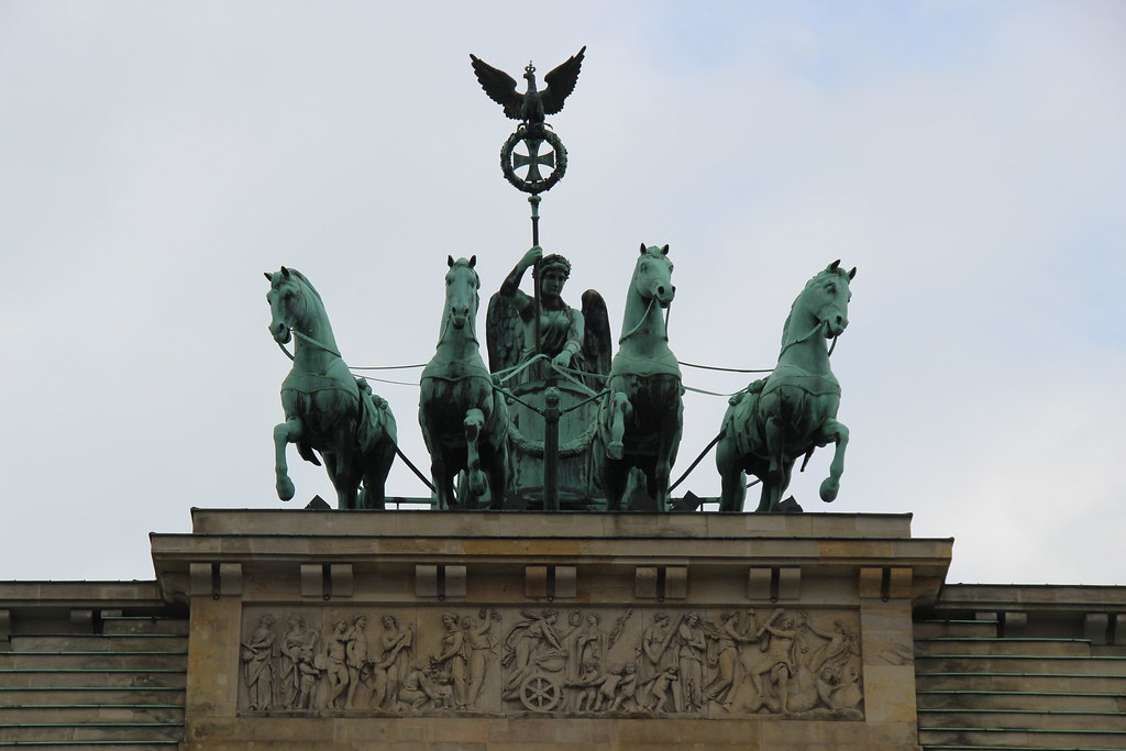 La Puerta de Brandeburgo, el símbolo de Berlín junto al bulevar de Unter den Linden.