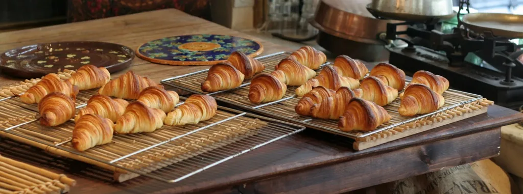 Croissants de la panadería Du Pain et Des Idées en París